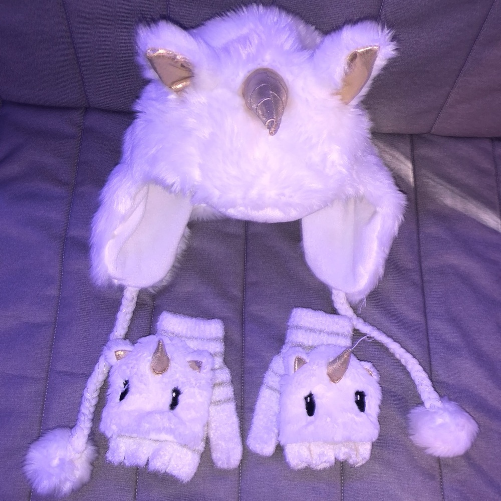 Justice matching hat and glove set